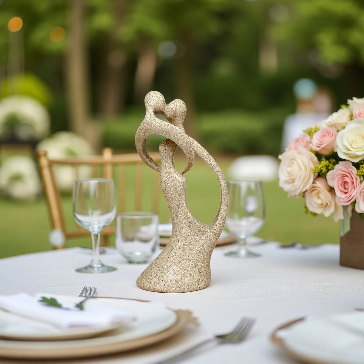 Kissing Couple Statue, Sandstone-Look Art Deco Sculpture Decor
