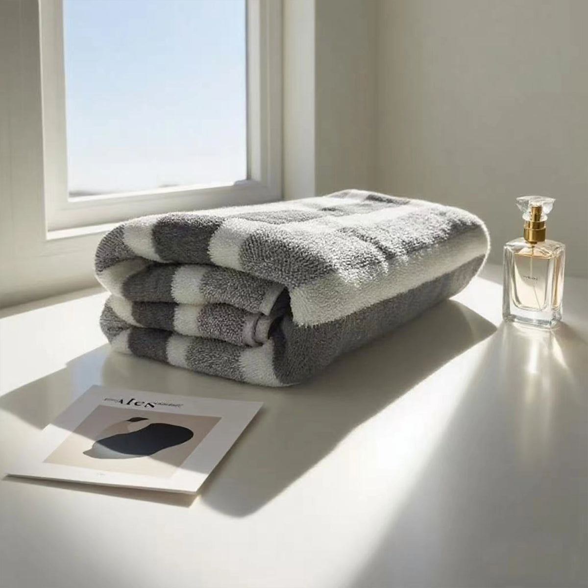 Striped Bath Towel, Quick Dry Lint-Free Towel, 70 x 130 cm